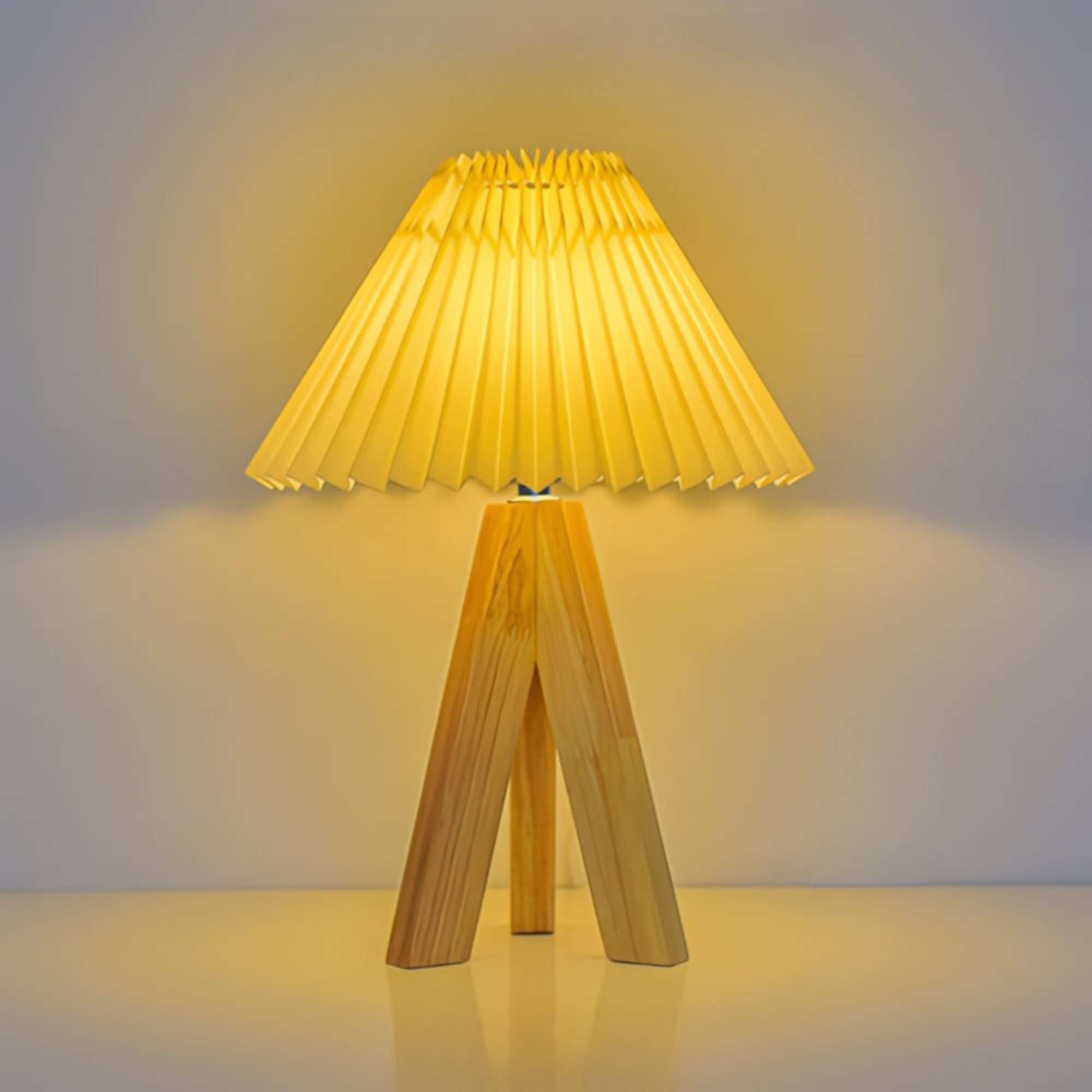 Wooden Tripod USB Lamp